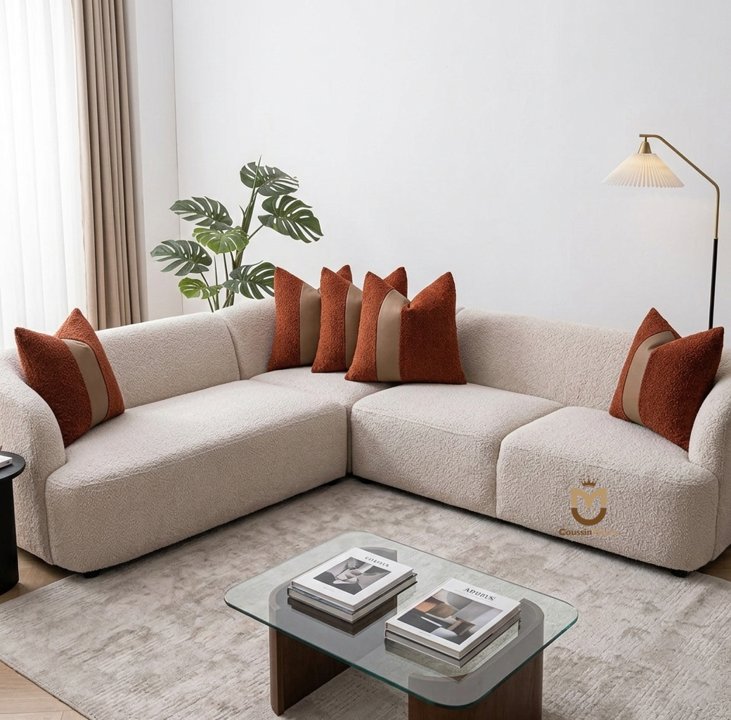 Coussin Décoratif Bi-Matière Bouclée Terracotta & Bande Cuir – Design Moderne